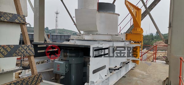 錘破、對(duì)輥破、立軸沖擊破三種制砂設(shè)備優(yōu)劣對(duì)比