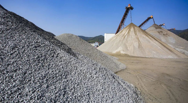 投資一家制砂廠能賺錢嗎？什么樣的制砂機(jī)生產(chǎn)效率高？