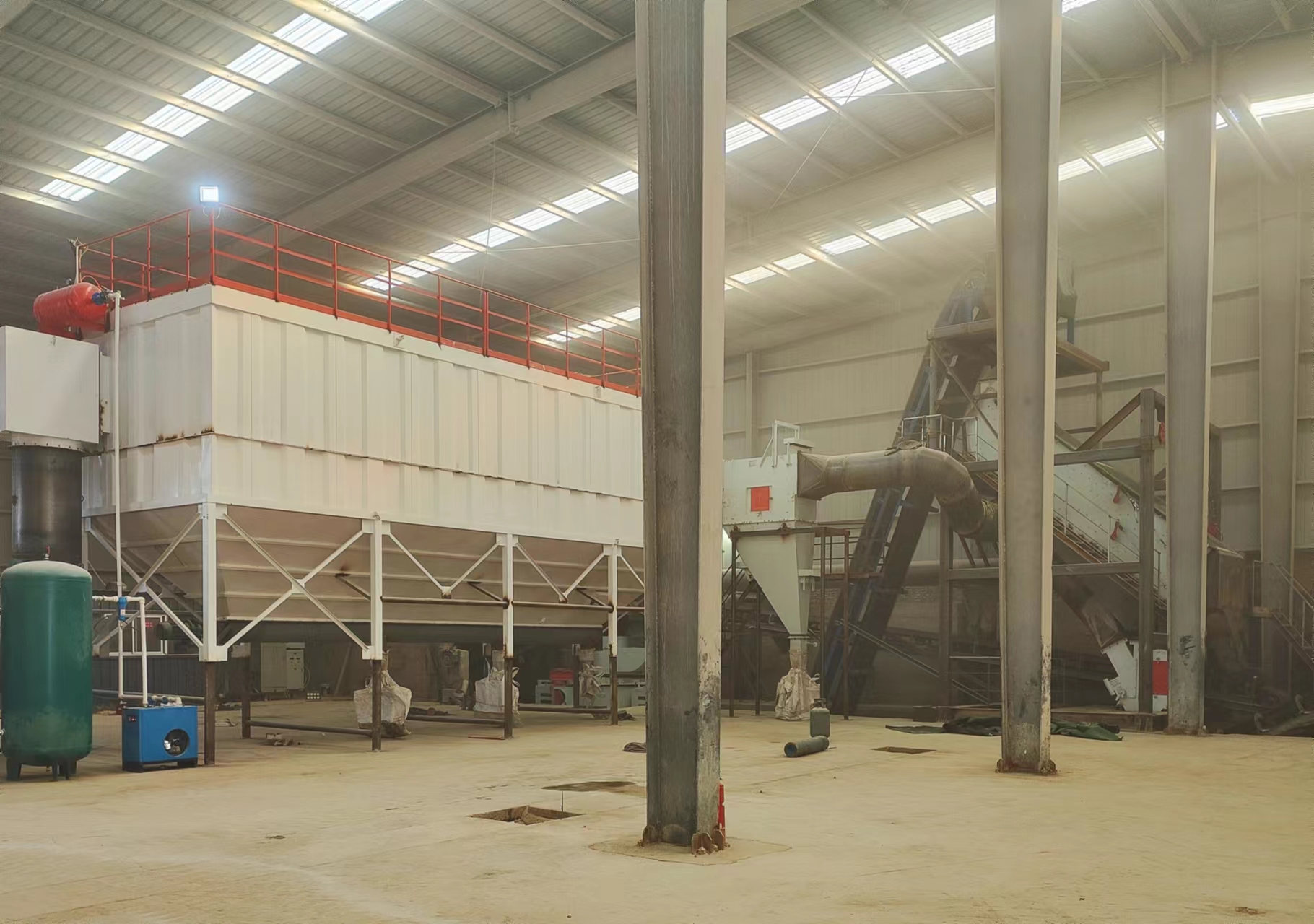 與平面制砂相比，干法制砂樓有哪些優(yōu)勢？