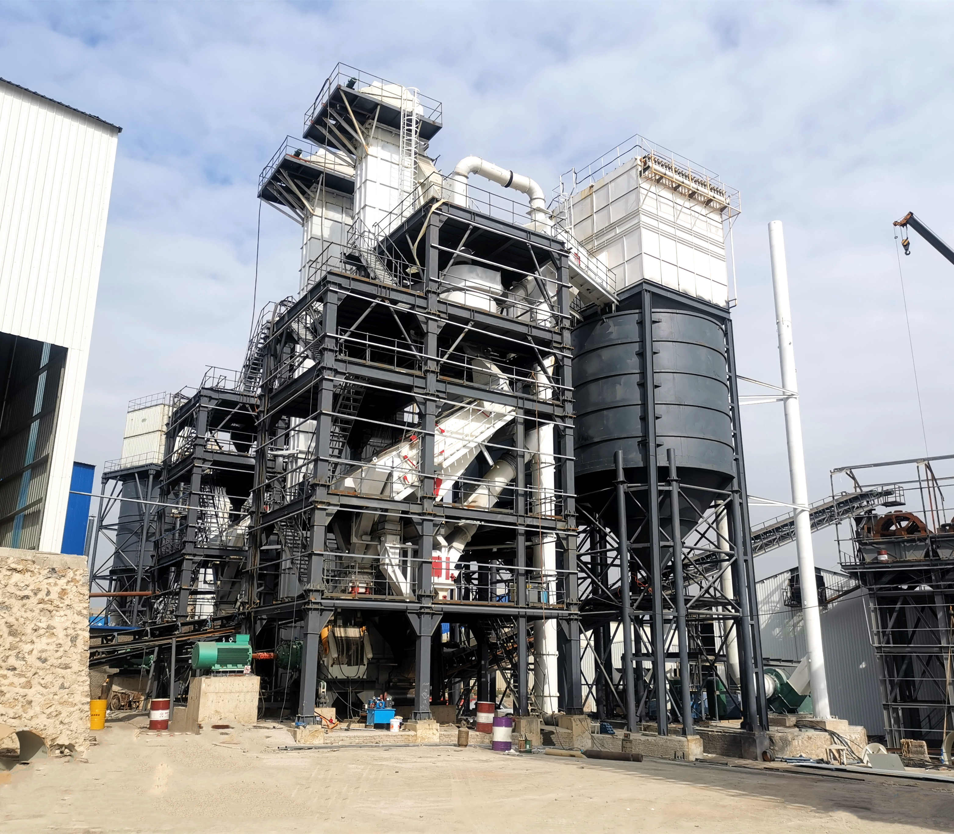 塔樓式制砂生產(chǎn)線（制砂樓），實現(xiàn)生產(chǎn)空間的最大化利用