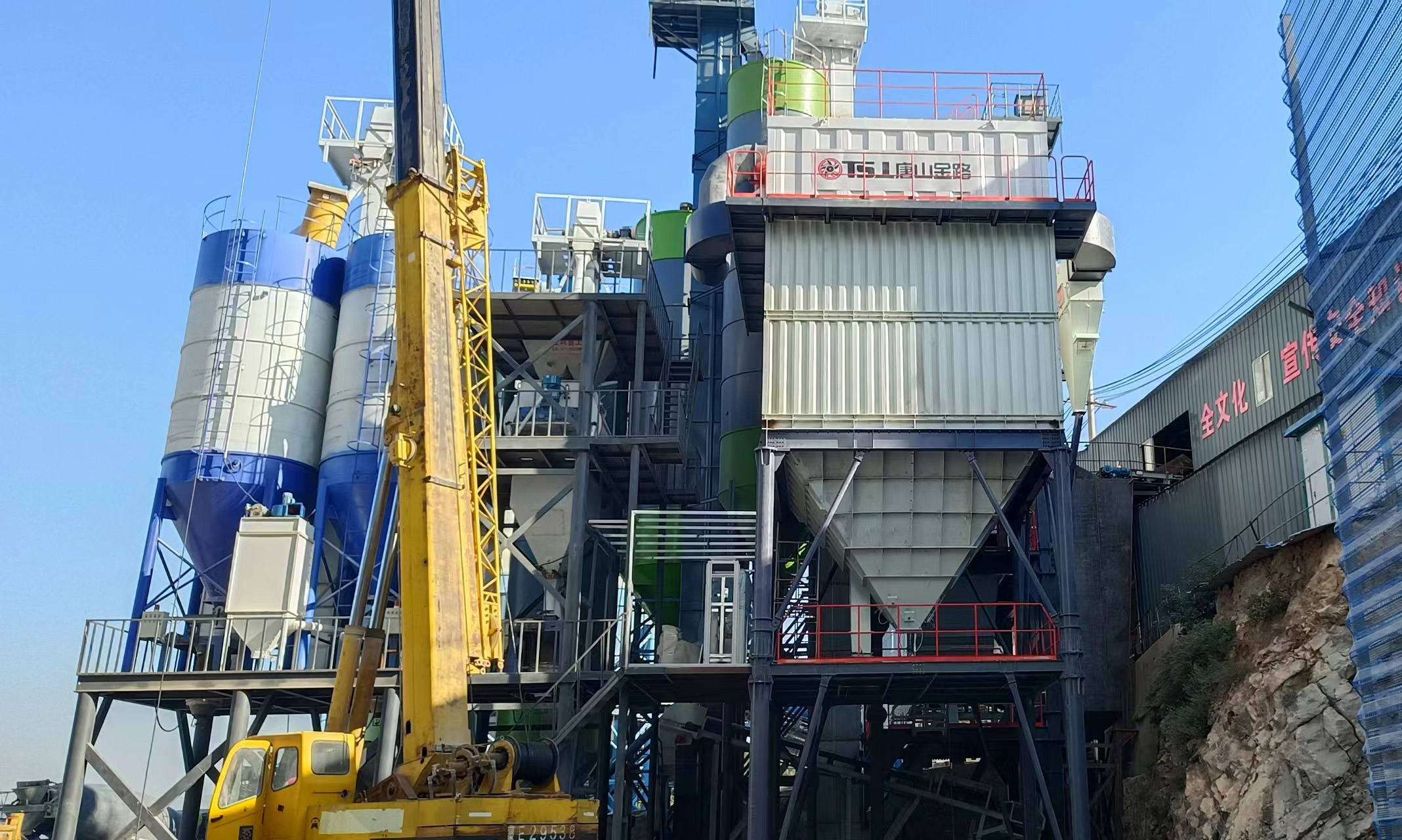 制砂生產(chǎn)線如何配置？推薦環(huán)保達標砂子品質(zhì)好的制砂樓！